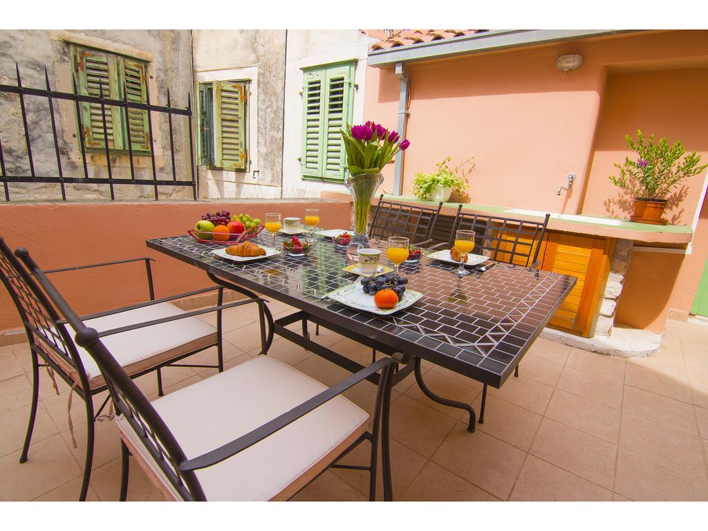 Guesthouse Main Square Split Room photo